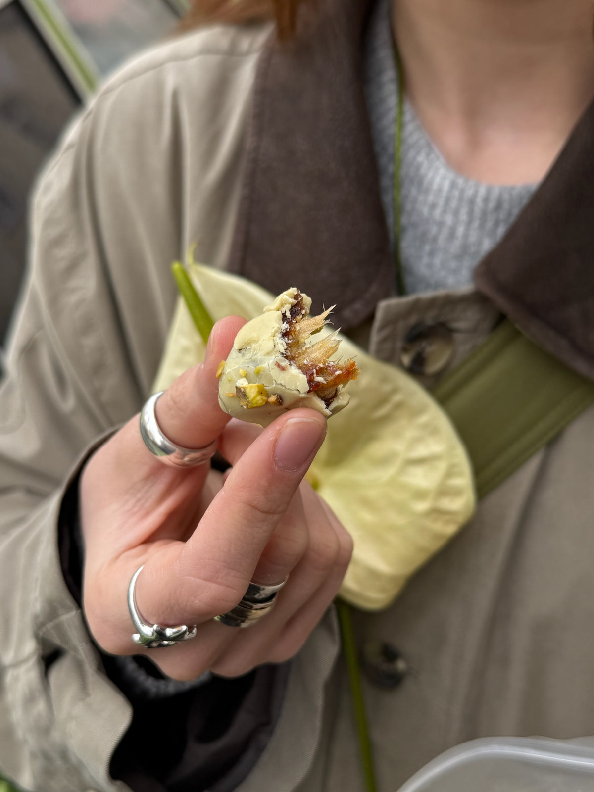 White Chocolate & Pistachio Dates